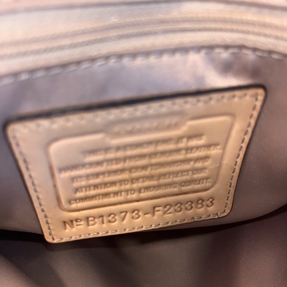 Coach Yellow /White leather buckle details crossbody purse w/pockets F23383 - Picture 4 of 5